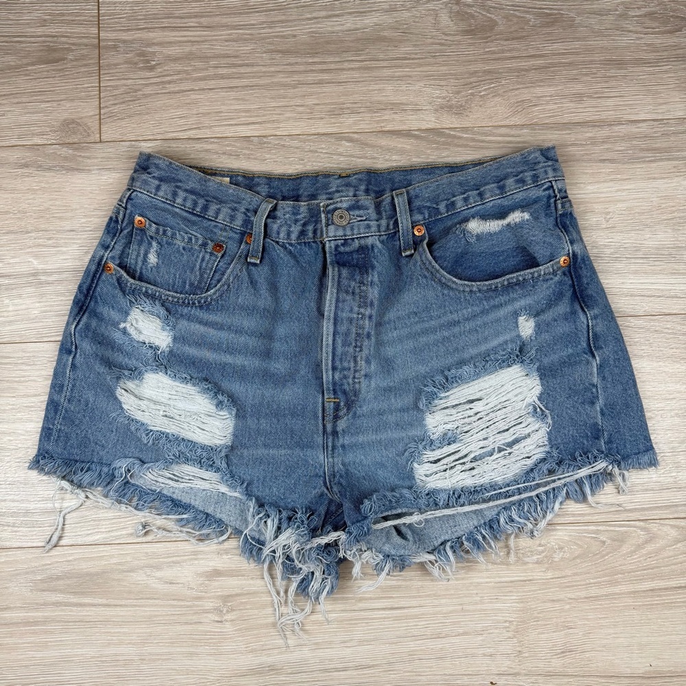 Levis Premium 501 Original Distressed Denim Shorts Blue W32‎ 56327-0314